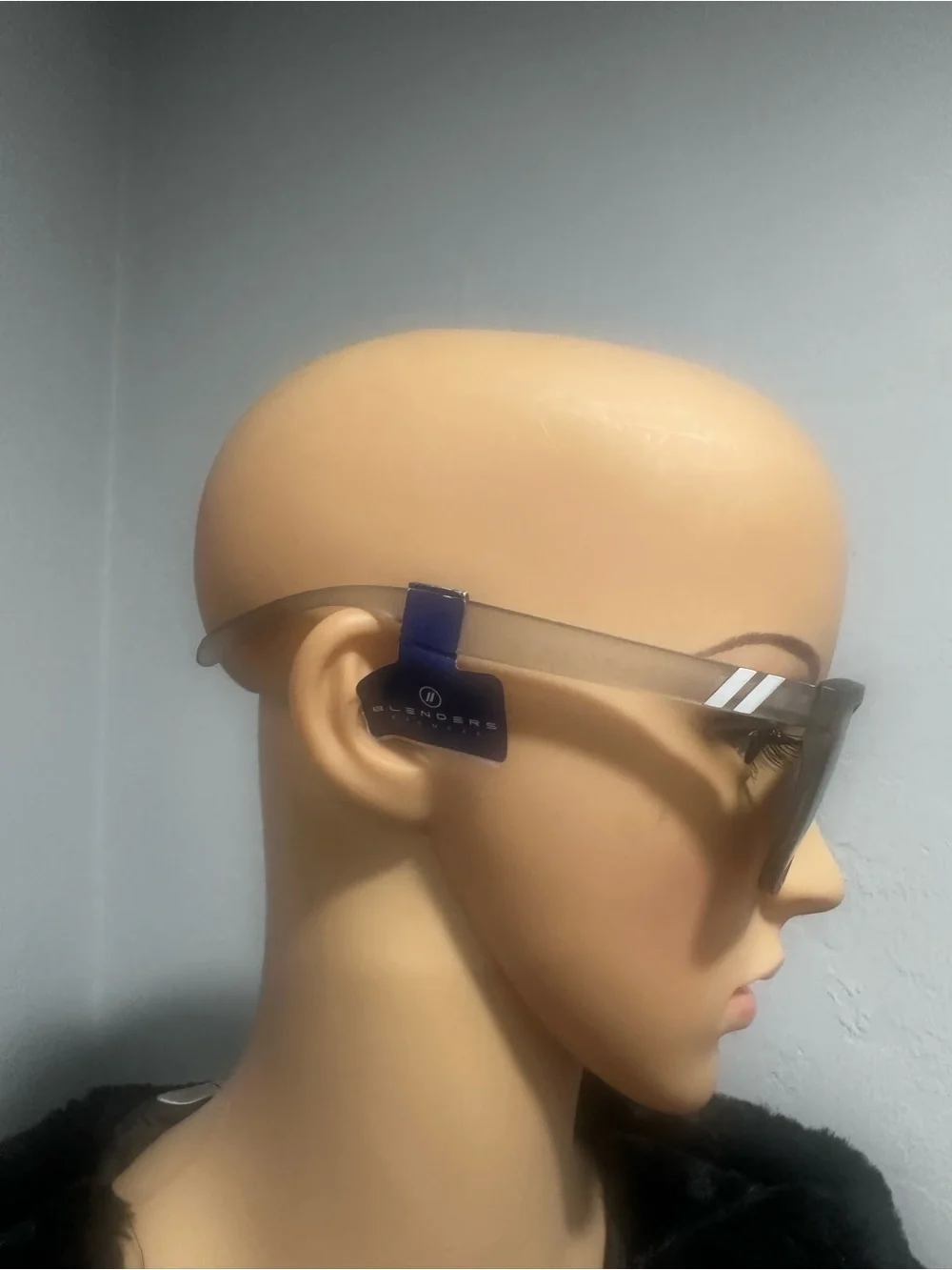 Women's Fashion Sunglasses with Pink Mirrored Lenses